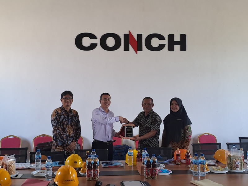 Kunjungan Industri Program Keahlian Teknik Konstruksi dan Perumahan ke PT. Conch Cement Indonesia Cabang Palembang